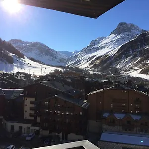 appartement-vue-180-sur-massif.hotels-rhonealpes.com/